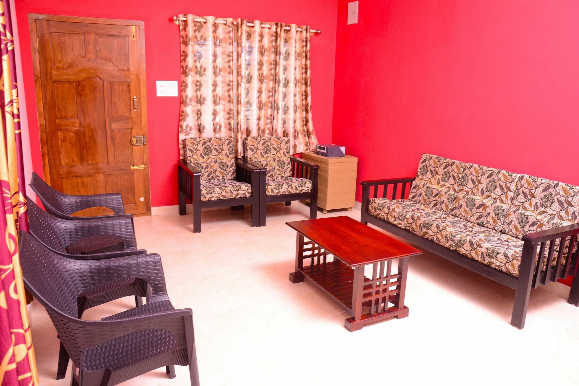 Coorg Girinivas Deluxe Homestay-Wi-Fi Madikeri Exterior photo